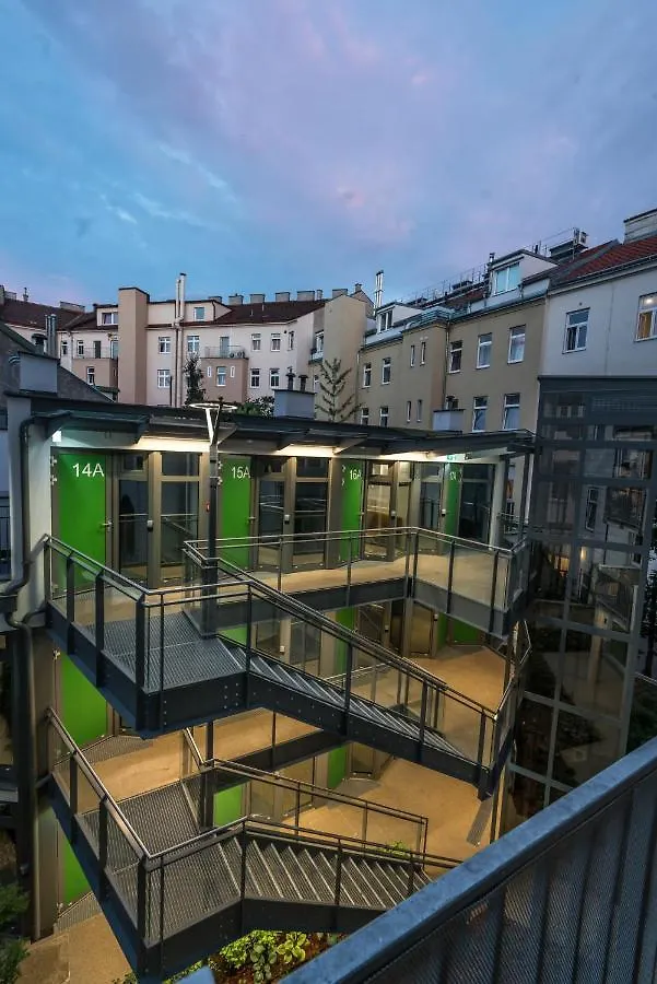 Hotel Smart Nano Living - Wien Hauptbahnhof - Self Check-In