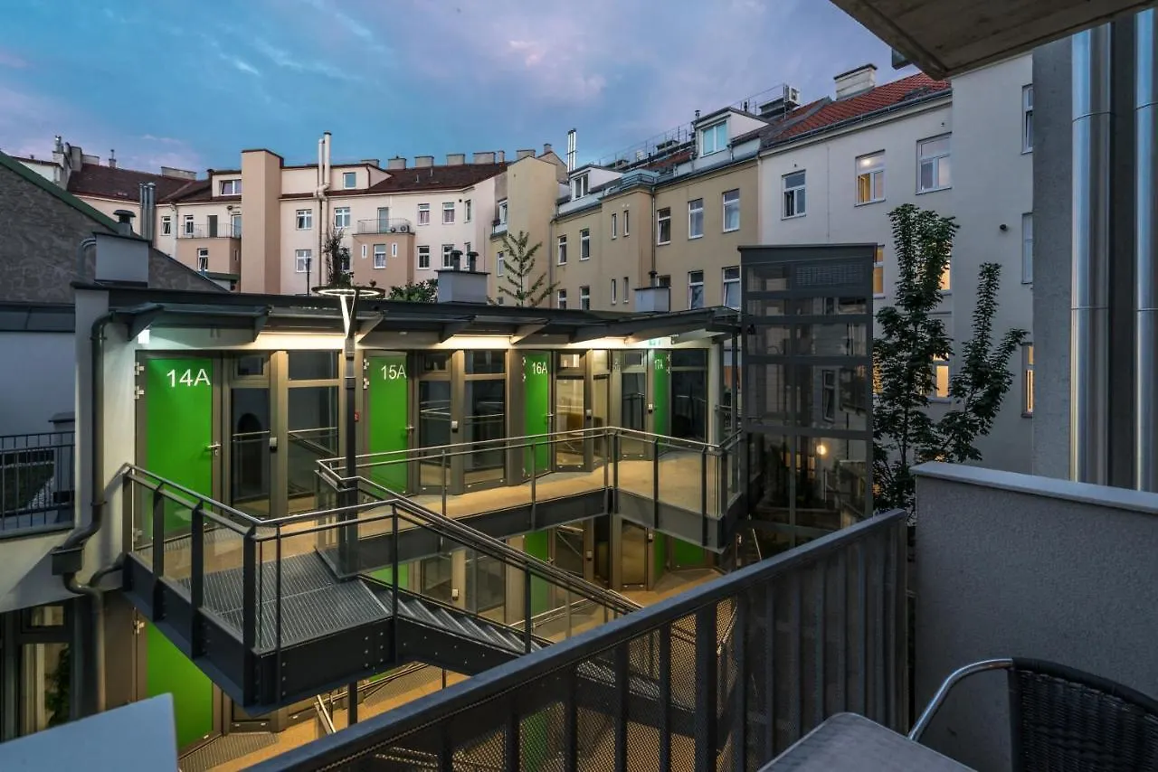 Smart Nano Living - Wien Hauptbahnhof - Self Check-In Austria